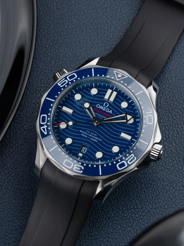 FKM Rubber Curved Strap for Omega Seamaster Diver 300 42mm - Green Dial