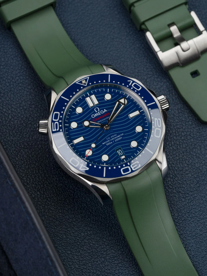 FKM Rubber Curved Strap for Omega Seamaster Diver 300 42mm - Grey Dial