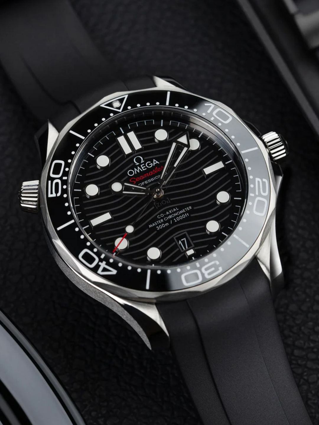 FKM Rubber Curved Strap for Omega Seamaster Diver 300 42mm - Green Dial