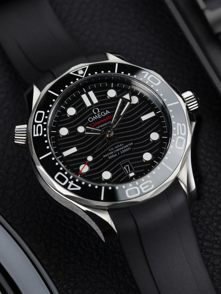 FKM Rubber Curved Strap for Omega Seamaster Diver 300 42mm - Green Dial