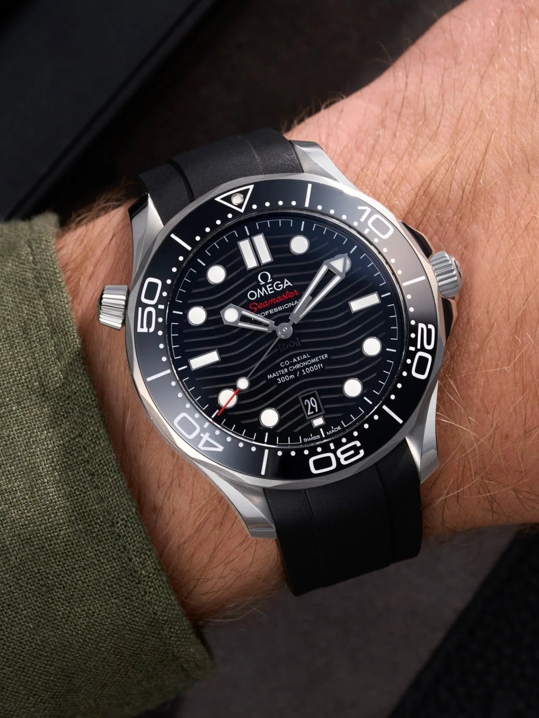 FKM Rubber Curved Strap for Omega Seamaster Diver 300 42mm - Green Dial