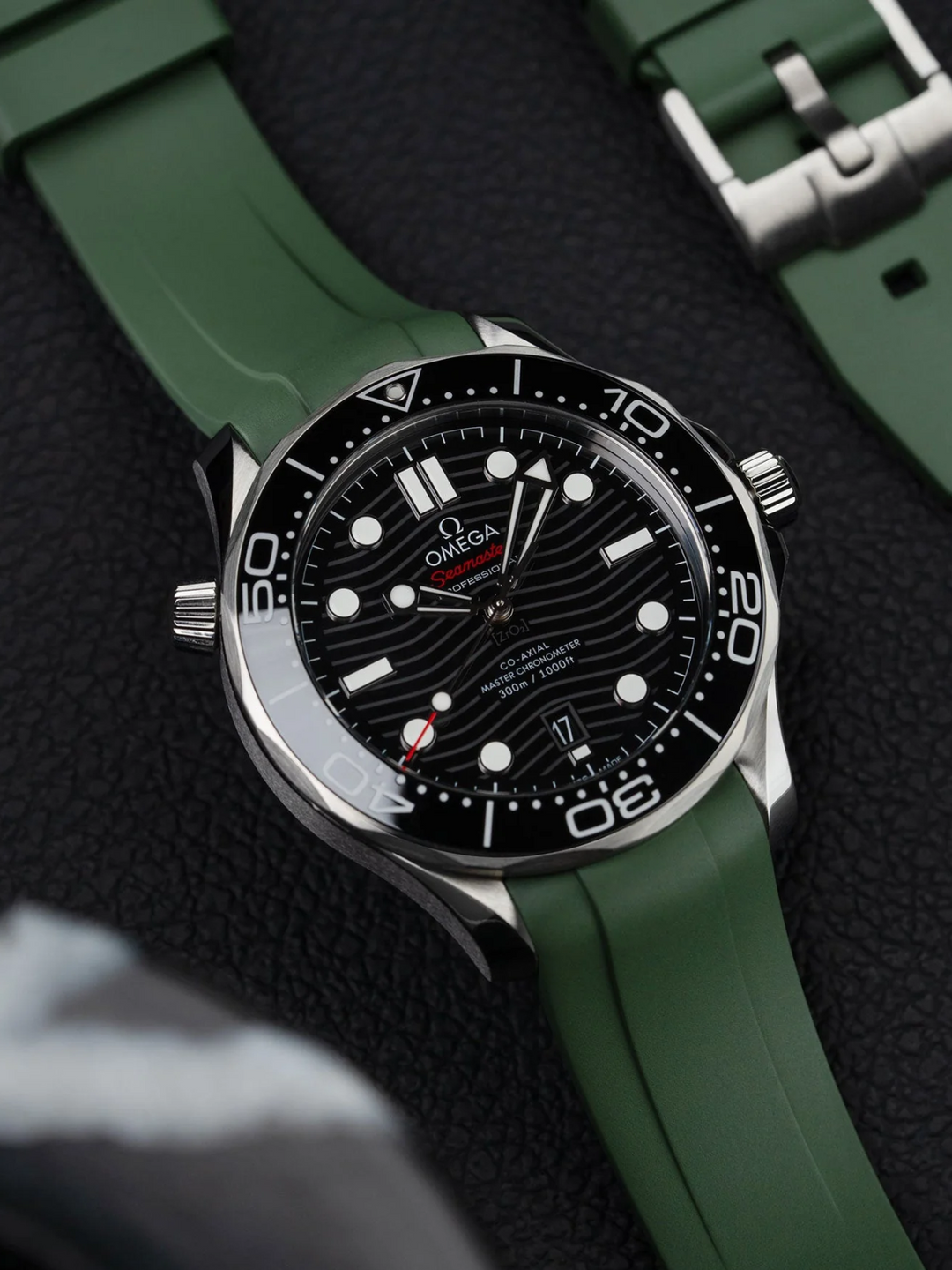 FKM Rubber Curved Strap for Omega Seamaster Diver 300 42mm - Green Dial