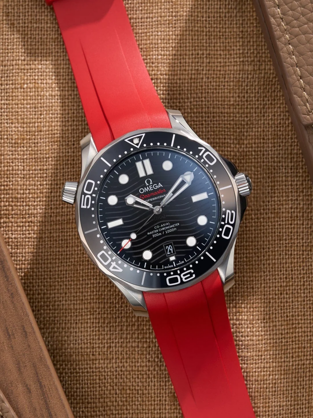 FKM Rubber 20mm Curved Strap - Scarlet Red